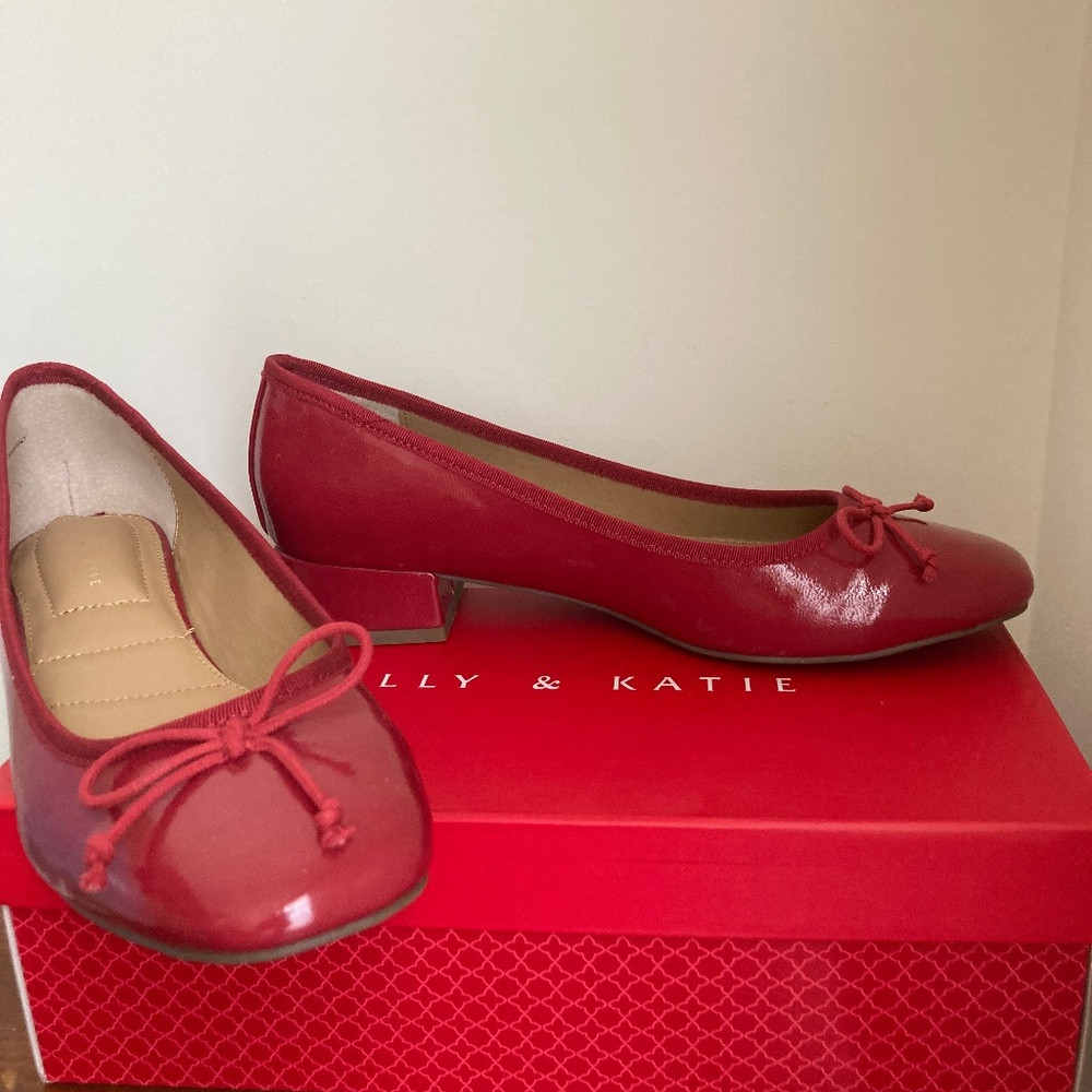 Kelly & Katie Jaya Pump Kitten Heel Red Size 8.5 medium New in Box